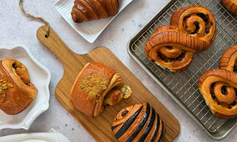 Hot Sandwiches & Egg Wraps, Pastries & Baked Goods,   Salads & Cold Fare